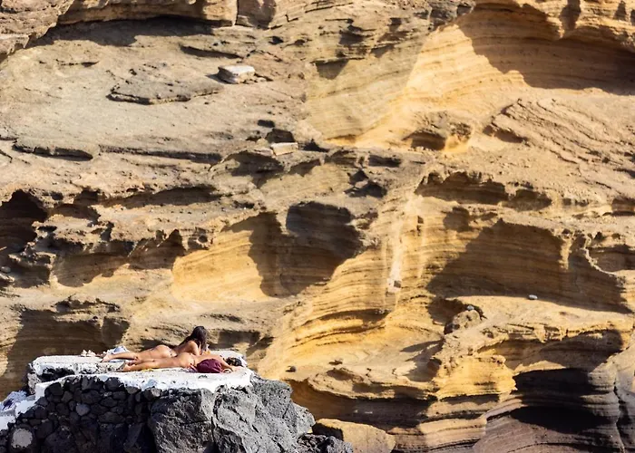 Home2book Cosy Pool & Terrace,