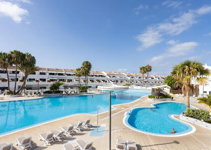 Home2book Cosy Pool & Terrace,